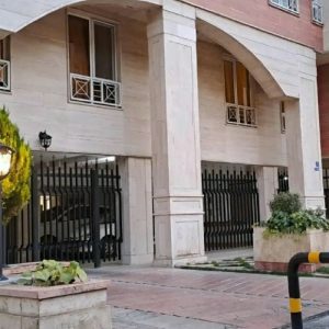 آپارتمان ۱۳۵ متری شیک در کوی فراز، رهن کامل